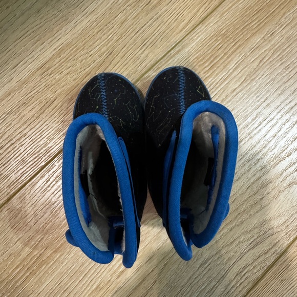 Bogs Kids' Constellation Insulated Boots - Black and Blue - Picture 5 of 7